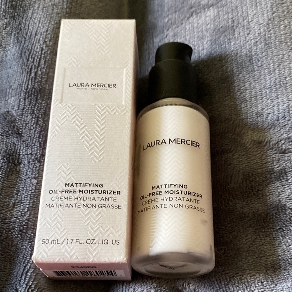 Laura Mercier Mattifying Oil-Free Moisturizer